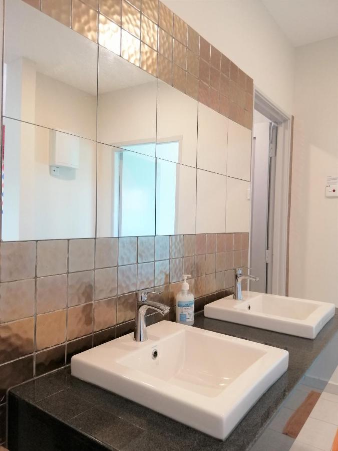Klebang Seacove Spacious 5Br Villa By Nestcove Malacca Bagian luar foto